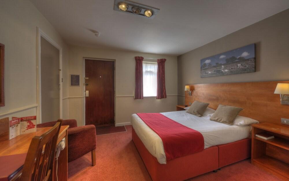 Charnwood Arms Hotel Coalville Exterior photo