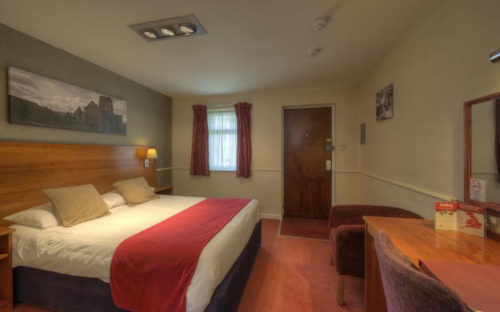 Charnwood Arms Hotel Coalville Exterior photo